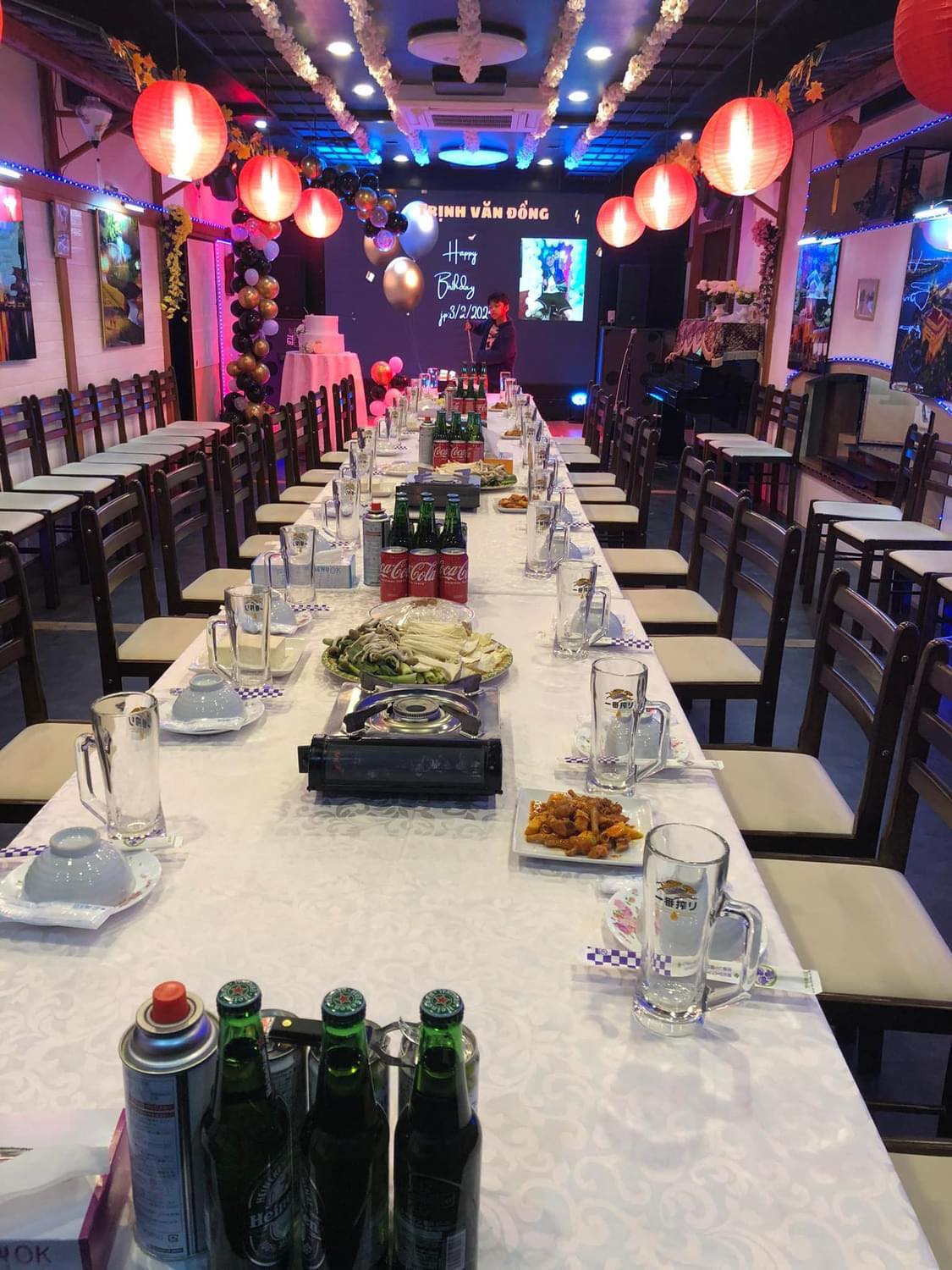 ベトナム料理レストラン内観